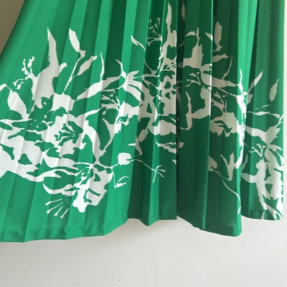 Green/White Vintage Bold Floral Trevira Long Pleated Maxi Skirt Size Small - Picture 3 of 13